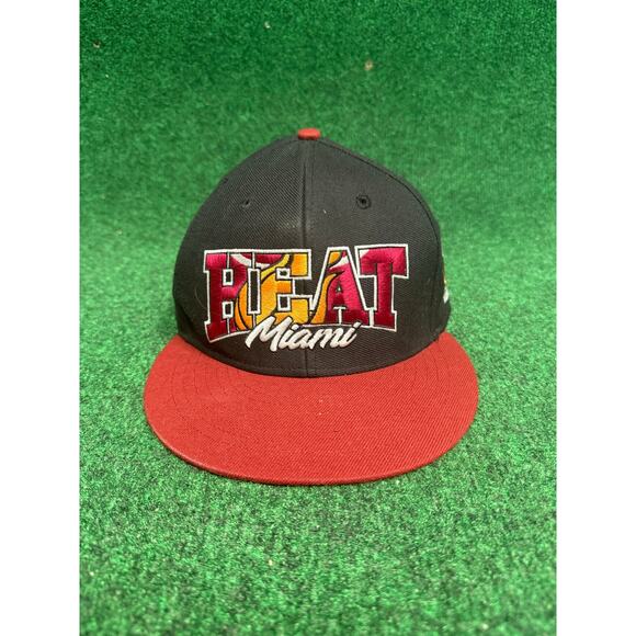Miami Heat Black and Red SnapBack Mitchell & Ness OSFA Hat Unisex - Picture 1 of 6